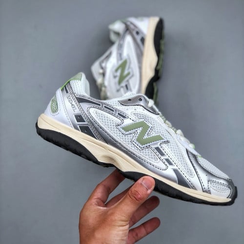 New Balance 204L Sneakers