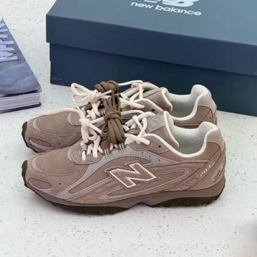 New Balance 204L Sneakers