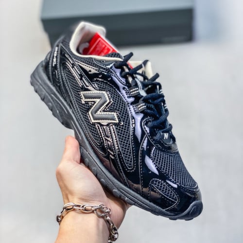 New Balance 204L Sneakers