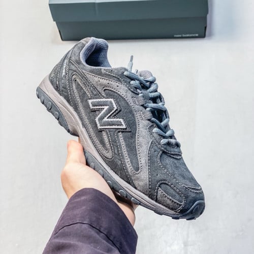 New Balance 204L Sneakers