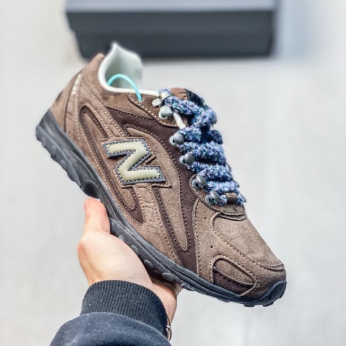 New Balance 204L Sneakers