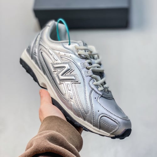 New Balance 204L Sneakers