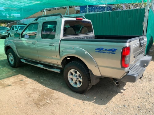 Nissan Frontier ឆ្នាំ 01 ប៉ុង2 កាពីតាស