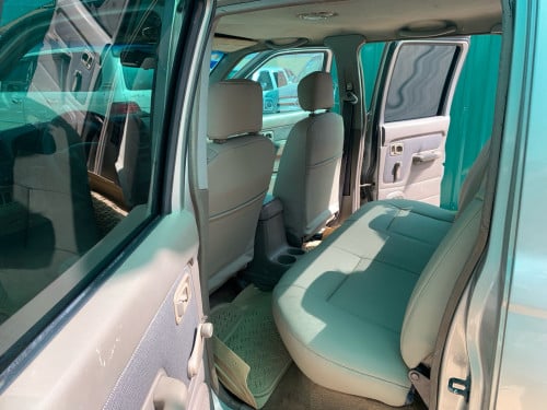 Nissan Frontier ឆ្នាំ 01 ប៉ុង2 កាពីតាស