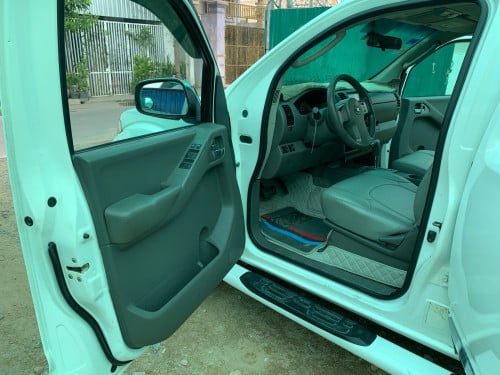 Nissan Frontier ឆ្នាំ 05 ប៉ុង1 សាំង + ហ្គាស