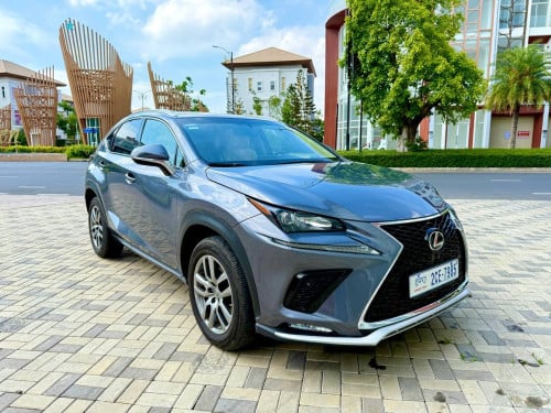 NX  200t  ឆ្នាំ 2016 luxury ប៉ូតុង4  ម្ចាស់ដេីម