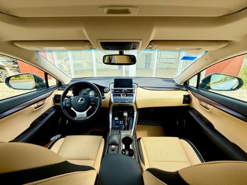 NX  200t  ឆ្នាំ 2016 luxury ប៉ូតុង4  ម្ចាស់ដេីម