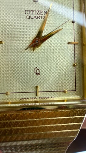 Original Rare Vintage Citizen Tank Quartz Gold Tone Textured Dial 1995 - (Condition 80%)