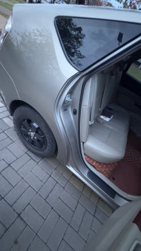 Prius 06 Full Option ថ្មីរឡានម៉ូល