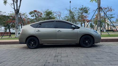 Prius 06 Full Option ថ្មីរឡានម៉ូល