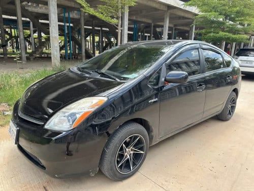 Prius 08 full option បើកដំបូរ