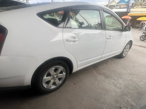 Prius 2005 full option