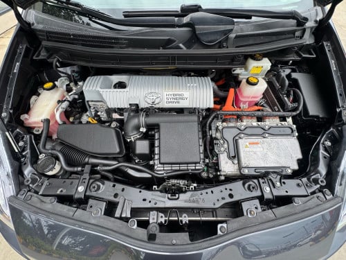 Prius 2010 lll ថ្នាំហ្ស៊ីនមួយជុំ