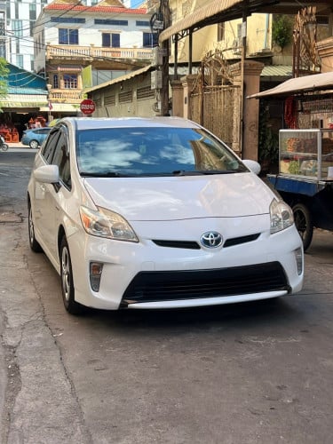 Prius 2013 Option 2 ឡេីង3 ធានាឡានមូល💯