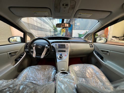 Prius 2013 Option 2 ឡេីង3 ធានាឡានមូល💯