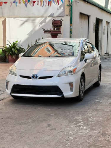 Prius 2013 Option 2 ឡេីង3 ធានាឡានមូល💯