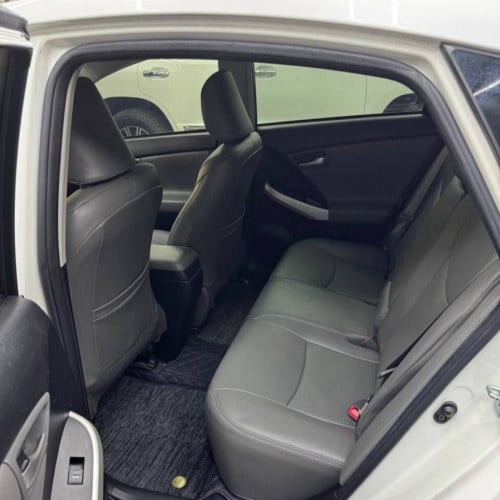 PRIUS 2014 For Rent /出租