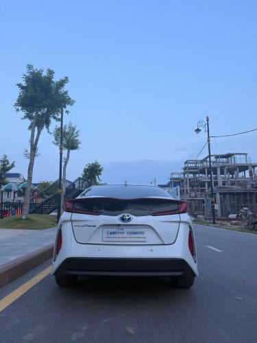 Prius Prime (ឡានជិះផ្ទាល់)