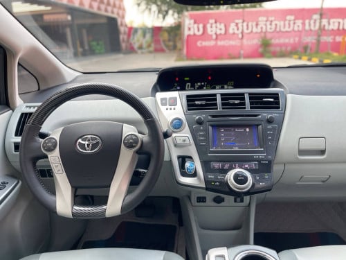 Prius V 2012 Option5 ពណ៌ស្លាបក្អែក
