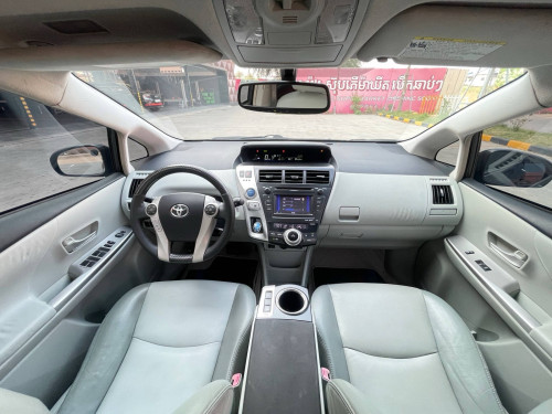 Prius V 2012 Option5 ពណ៌ស្លាបក្អែក