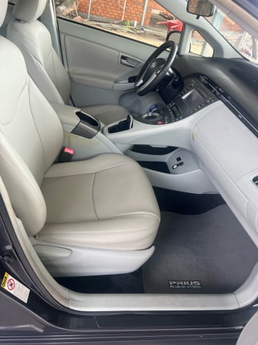Prius2012ទើបមកដល់ថថ្មីៗហ៊ុយៗ