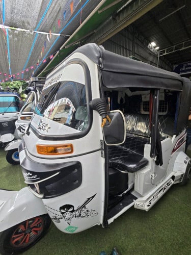 Re bajaj2023លក់
