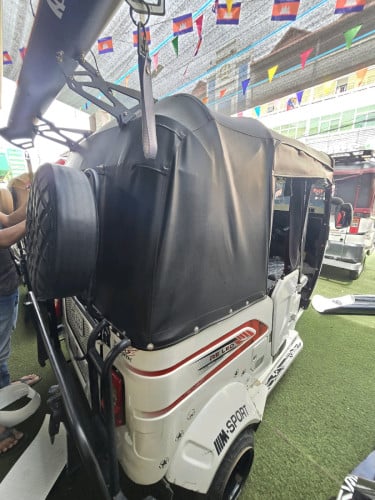 Re bajaj2023លក់