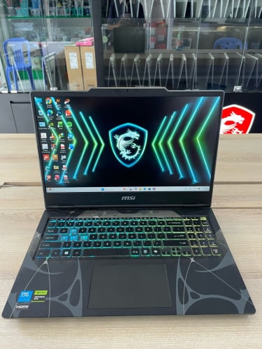 RTX 5050 លក់ខាតជាង400$😱 MSI Cyborg15 B2RWEKG ថ្មី 1000$ជាង😤