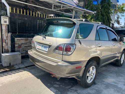 RX 300 2002 For Rent /出租