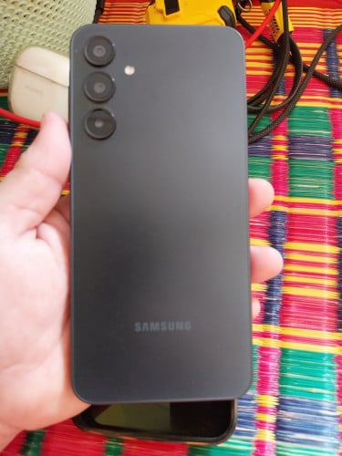 Samsung a16  សំនុំស្អាត  រ៉េម8g ស្ទើរគែមជុំវិញដោយសារសំបកស៊ី យកទៅខាតស្អាតវិញ