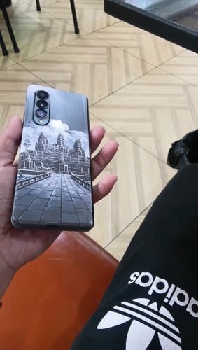 Samsung Galaxy Fold 3 ក្រុមហ៏ុន សុិ 2