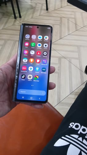 Samsung Galaxy Fold 3 ក្រុមហ៏ុន សុិ 2