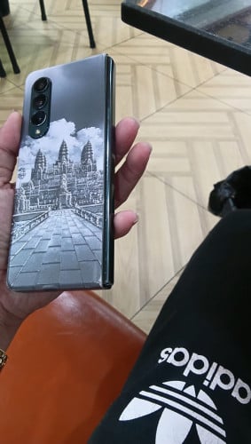 Samsung Galaxy Fold 3 ក្រុមហ៏ុន សុិ 2