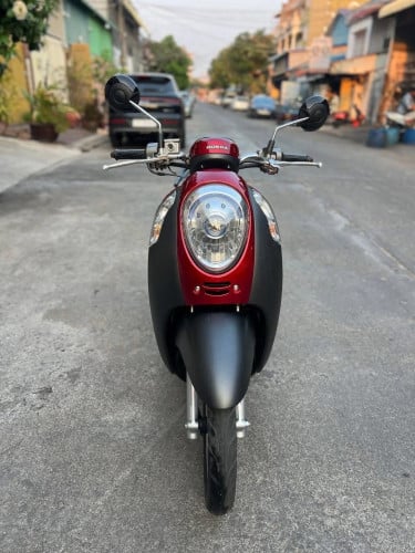 Scoopy 016