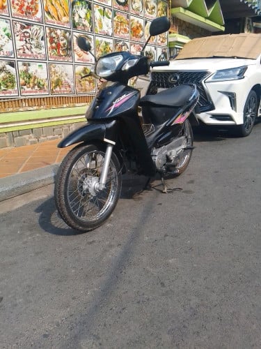 Suzuki viva 2013 650$