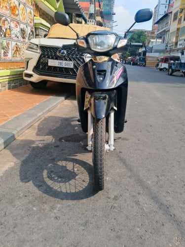 Suzuki viva 2013 650$