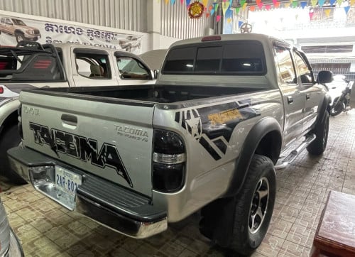 Tacoma ឆ្នាំ02 V6 ប៉ុងភ្លើង ឡានថ្មី
