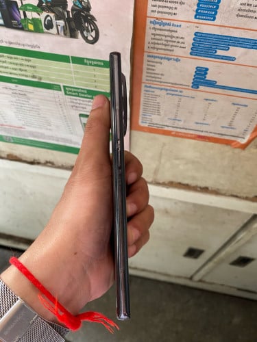 Tecno Camon 30s ក្រុមហ៊ុន​ Ram​ 8G+8G / 128G ស្អាត98%