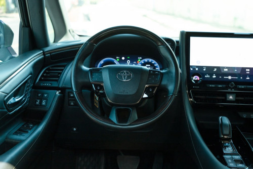 Toyota Alphard 2024