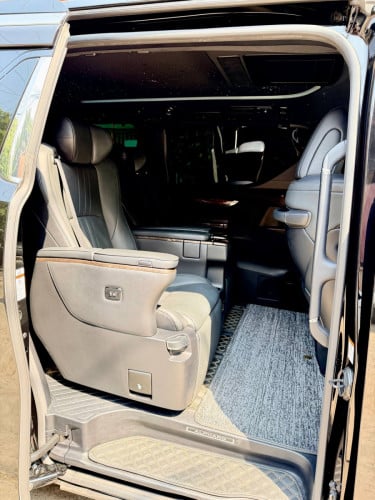 Toyota Alphard Executive lounge 2020