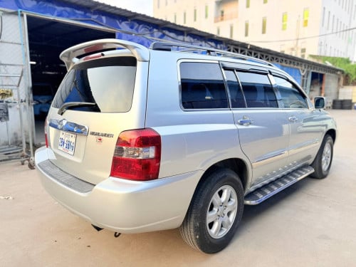 Toyota Highlander 2006 V4 ប៉ុងមួយ ឯកសារម្ចាស់ផ្ទាល់ ឡានស្អាត