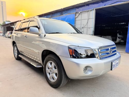 Toyota Highlander 2006 V4 ប៉ុងមួយ ឯកសារម្ចាស់ផ្ទាល់ ឡានស្អាត