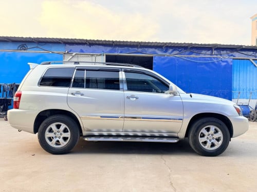 Toyota Highlander 2006 V4 ប៉ុងមួយ ឯកសារម្ចាស់ផ្ទាល់ ឡានស្អាត