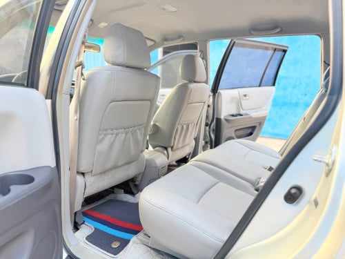 Toyota Highlander 2006 V4 ប៉ុងមួយ ឯកសារម្ចាស់ផ្ទាល់ ឡានស្អាត