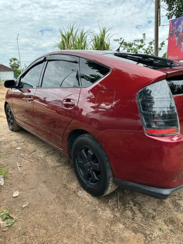 Toyota prius 05 ពាក់កណ្ដាលហ្វូល