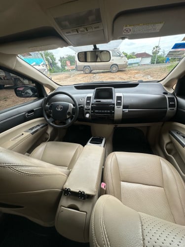 Toyota prius 05 ពាក់កណ្ដាលហ្វូល