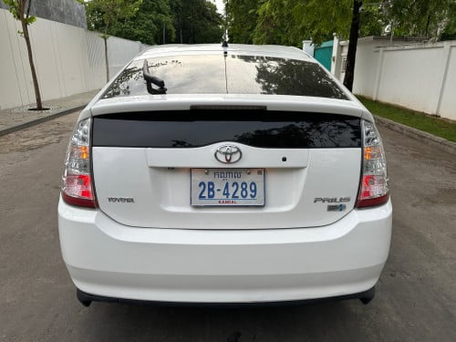Toyota Prius Full option សេរីឆ្នាំ2006 ម្ចាស់ដេឺមផ្ទាល់ម៉ាញ្ញែMcឡានអត់បុកអត់ច្រេៈឡានថ្មី