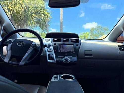 Toyota Prius V 2013 Option 5 Full Advanced Technology  ឡាន​ប្រេីប្រាស់​នៅ​រដ្ឋ​អត់ច្រេះ