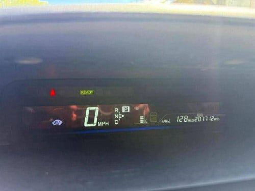 Toyota Prius V 2013 Option 5 Full Advanced Technology  ឡាន​ប្រេីប្រាស់​នៅ​រដ្ឋ​អត់ច្រេះ