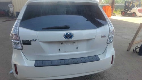 Toyota Prius V 2013 Option 5 Full Advanced Technology  ឡាន​ប្រេីប្រាស់​នៅ​រដ្ឋ​អត់ច្រេះ